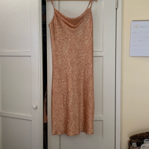 Paisley peach silk slip with a waterfall neck line from lilyful - Picture 3 of 5